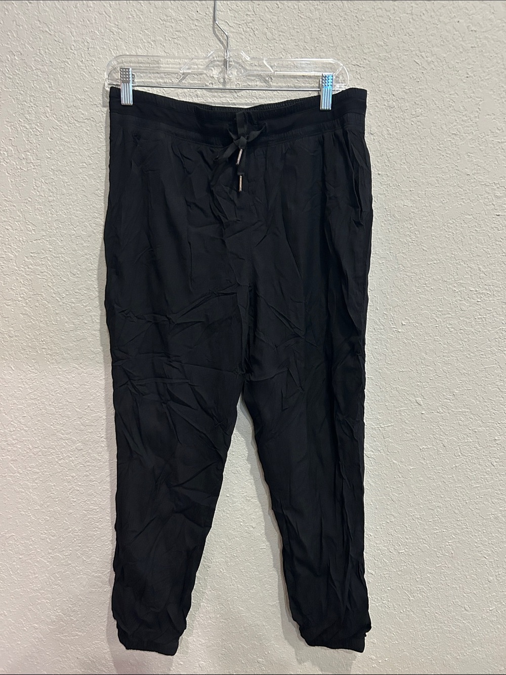 lululemon athletica women’s  Black Jogger Pants with Drawstring